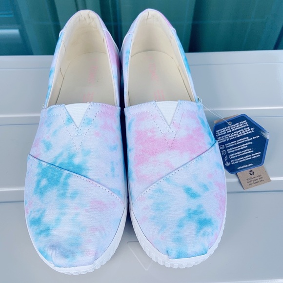 Toms Slip-on Shoes - Picture 2 of 15